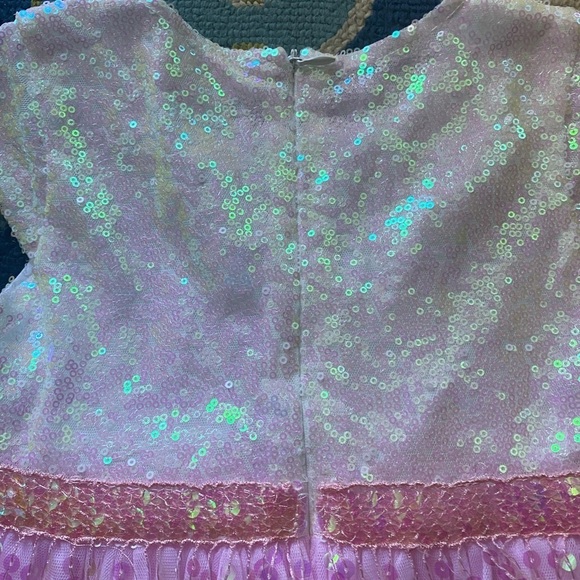 DOE A DEAR-PINK AND WHITE SEQUIN  DRESS-SIZE 4T - Picture 7 of 9